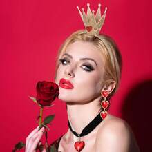 3 Pcs/Set Queen Cosplay Costume Accessories Includes Gold Crown Headband Heart Rhinestone Scepter Red Heart Drop Earrings For Women Cosplay Party Costume