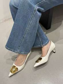 Giày cao gót mũi nhọn đế mỏng mới 2025, giày lười đế thấp có khóa kim loại, giày công sở đế giữa thanh lịch, đa năng dành cho nữ - trắng - Xem 4