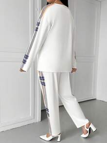 Bộ đồ nữ cỡ lớn in họa tiết kẻ ô chữ, kiểu dáng thường ngày và thời trang, rộng rãi, thích hợp cho mùa xuân và thu. Bộ đồ nữ kẻ sọc tương phản, túi hai bên, dây rút, phù hợp công sở, đi biển, màu trắng thanh lịch. - trắng - Xem 4