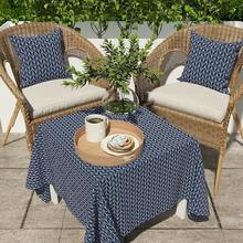 Outdoor/Indoor Throw Pillows, 18x18 Square Pillows With Inserts Bed, Couch, Sofa & Patio Furniture (Set Of 2, Monstera Blue), Decorative Pillows - 人字形海軍藍 - 查看 6