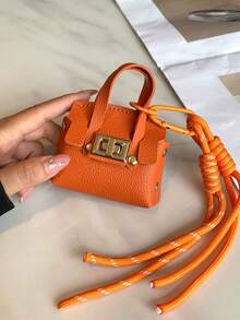 1个百搭硬币吊饰，适用于迷你铂金包、便携百搭包包吊饰和钥匙扣。款式多样，可用作日常包袋配饰、情侣钥匙扣、小型派对礼物，或个性化钥匙扣、钥匙圈、背包吊饰或汽车吊饰。男女皆宜，是返校、节日或生日的完美礼物。 - 彩色 - 查看 13