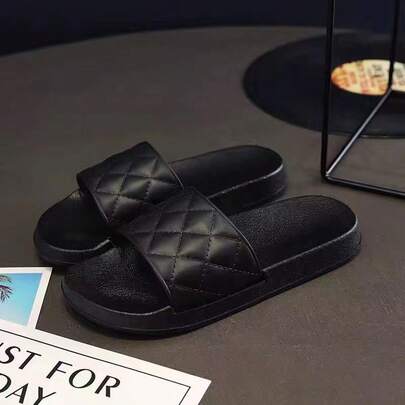 Swobodne, uniwersalne, proste, czarne, nowe kapcie