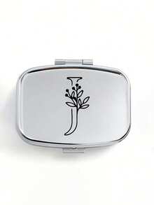 Cutie de pastile pătrată cu model floral negru, 2 compartimente portabile pentru pastile, mini cutie de depozitare metalică, cutie portabilă pentru bijuterii și pastile, cadou creativ personalizat cu identificare a numelui, potrivită pentru călătorii, activități în aer liber, genți, buzunare, utilizată pentru cadouri de nuntă, cadouri și decorațiuni pentru recepție, cutie de depozitare decorativă pentru călătorii cu design unic (litere inițiale A-Z), organizator de medicamente pentru călătorii în aer liber, articole esențiale, trusă de prim ajutor