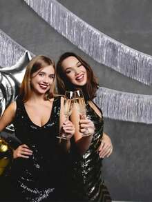 2 Stücke 4 Meter Metall Quastengirlande - Silber Quasten Hintergrund, hängende Quastenkränze, vielseitig einsetzbare Hängedekoration, Metall Quasten Wanddekoration Hängehintergrund Tischröcke, metallische Folie Silber Quasten Fotohintergrund für Paradeumzüge, Weihnachtsdekoration Zuhause, Weihnachten