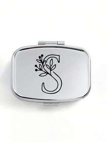 Cutie de pastile pătrată cu model floral negru, 2 compartimente portabile pentru pastile, mini cutie de depozitare metalică, cutie portabilă pentru bijuterii și pastile, cadou creativ personalizat cu identificare a numelui, potrivită pentru călătorii, activități în aer liber, genți, buzunare, utilizată pentru cadouri de nuntă, cadouri și decorațiuni pentru recepție, cutie de depozitare decorativă pentru călătorii cu design unic (litere inițiale A-Z), organizator de medicamente pentru călătorii în aer liber, articole esențiale, trusă de prim ajutor