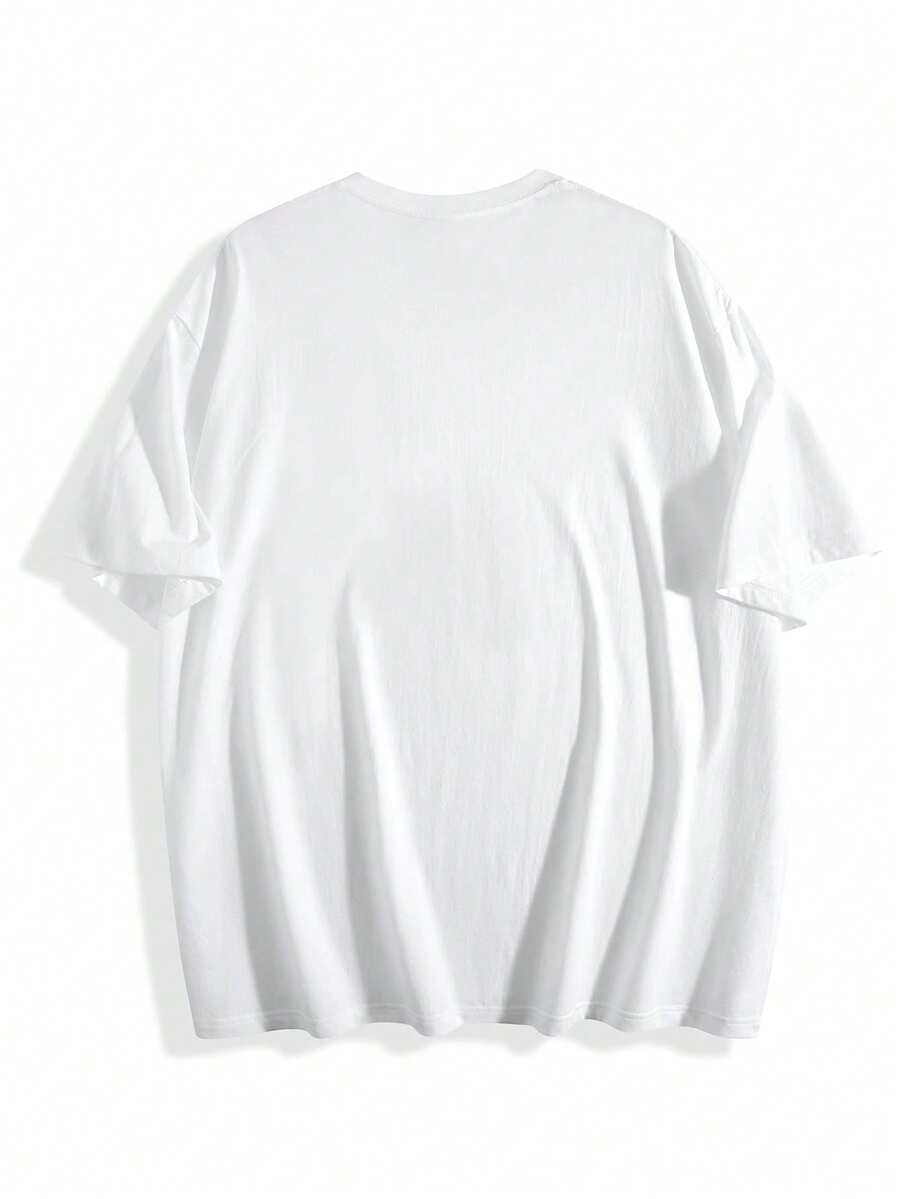 Top de manga corta y cuello redondo para mujer con la ilustración de una mujer en monopatín sobre un fondo estampado con antenas de ciudad, apto para todas las estaciones. - Blanco - Ver 1