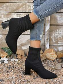 بوت جوارب مريحة وعملية للنساء ذوات الحجم الكبير، ذات أصبع مدبب وكعب عالي، بتصميم أوروبي مناسبة للخريف والشتاء