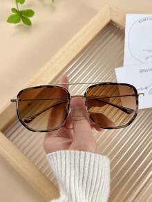 1pc Metal Leopard Pilot Frame New Advanced Sense Unique Double Beam Design Full Frame UV Protection Women Sunglasses For Anti-UV Summer Driving Camping Tropical Beach Vacay Outdoor Travel Family Outings Appointment Outfits Fashion Accessories Suitable For All Face Shapes Shade Going Out Outfit Outdoor Beach Seaside Vacation And Gift For Family And Friends - 雙棕色 - 查看 6