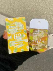 1/5 butelki 50 ml brazylijskiej mgiełki zapachowej, dostępnej w 5 wariantach, nadaje się do odświeżania powietrza w pomieszczeniach i na zewnątrz. Ta wielowarstwowa mgiełka o wysokim nastroju ma długotrwały, naturalny, świeży zapach, uwalniając eleganckie nuty wanilii, kokosa, kwiatów, cytrusów, drzew i nut morskich rodem z Rio de Janeiro. Nadaje się na randki, imprezy, spotkania, święta, do domu, hotelu, biura. Idealny prezent dla rodziny, krewnych i przyjaciół.