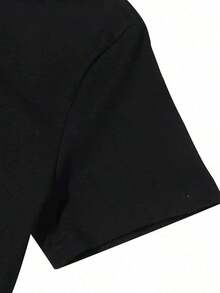 Short Sleeve T-Shirt Featuring A Crow Graphic And The Text "F-CAW-F" - Casual Wear For Women. Crow Graphic T-Shirt - Casual Summer T-Shirt With A Bold Black Print, Perfect For Outdoor Activities And Casual Wear. Outdoor Sportswear |   Bold Graphic T-Shirt |   Comfortable Fit, Women's T-Shirt For Everyday Wear And Halloween Parties. 220g2025 - 黑色 - 查看 4