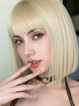 Peluca bob dorada de 12 pulgadas con flequillo, cabello sintético liso para mujeres, fibra resistente al calor de alta densidad, suave y versátil, adecuada para Navidad, carnaval, uso diario, se adapta a todas las mujeres