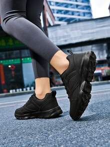 Nuevos zapatos negros para mujer, zapatos deportivos casuales versátiles y de moda, antideslizantes y resistentes al desgaste, livianos y cómodos, zapatos de trabajo fáciles de limpiar