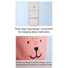 1 pieza Bolsa de almacenamiento de algodón y lino de estilo aleatorio montada en la pared, bolsa colgante de tela, dispositivo colgante montado en la pared, bolsillo colgante de varias capas, bolsa de almacenamiento montada en la pared. Puede contener herramientas, artículos pequeños, objetos planos, etc. Adecuado para la sala de estar, la cocina, el baño, el campamento al aire libre, etc. Disponible en varios colores. Almacenamiento sencillo, fácil categorización.