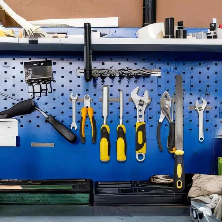 100x10x3mm 矩形磁铁 - 多种尺寸可选，适用于工业安装、家居整理、办公室管理、标牌悬挂和金属表面固定。细长扁平设计增大了吸附面积，提升了稳定性和承重能力。磁性强，吸附牢固，可重复使用。 - 銀色 - 查看 8