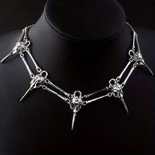 Gothic Alloy Bird Skull Necklace - 銀色 - 查看 1