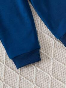 Spring & Autumn Baby Boy 2pcs Set, Fashionable Dinosaur Print Colorblock Long Sleeve Sweatshirt And Comfortable Outdoor Solid Color Elastic Waist Pants