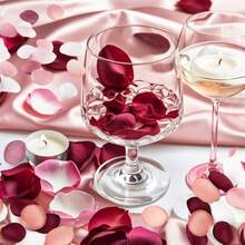 1000/500/300PCS Silk Rose Petals Wedding Holiday Party Decorations Purely Handmade Simulation Petals For Wedding Girl Aisle Sprinkling Table Confetti Centerpiece Bridal Shower Decoration Wedding Valentine's Day Party Decoration