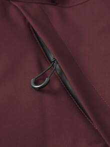 男士连帽抽绳软壳防风夹克，运动休闲风，正面大口袋，侧边拉链口袋，适合日常穿着，百搭流行款。