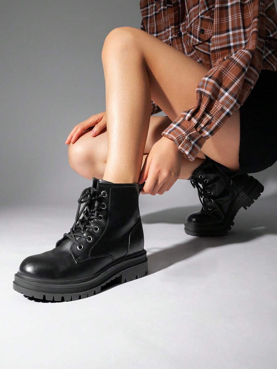 Wide Fit Lace-Up Combat Boots Ankle Booties For Women - màu đen - Xem 1
