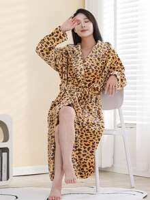 1pc Bathrobe, Loungewear, Sleepwear, Hooded, Pockets, Leopard Print Trim, 3D Texture, Fluffy, Soft, For Bathroom, Bedroom, Living Room, Pool, All Seasons Warm Winter Decor - Multicolor - View 10