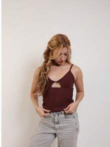 Cropped Tank Top With Plunging Neckline In Polyamide – Thin Straps And Cut-Out Detail | Sexy And Comfortable - 鏽棕色 - 查看 3
