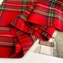 1 Piece Women's Red And Black Plaid Scarf - Warm Winter Scottish Style Multifunctional Shawl, Soft And Durable Fabric Suitable Casual And Formal Outfits, And Daily Wear, Multifunctional Comfortable Accessory With Tassel (Hand Washable) - Women, Seasonal Fashion Classic Pattern Lightweight Material, Great Choice Holiday Shopping - 聖誕紅綠小格子105 - 查看 5
