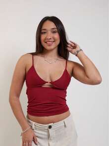 Cropped Tank Top With Plunging Neckline In Polyamide – Thin Straps And Cut-Out Detail | Sexy And Comfortable - 酒紅色 - 查看 3
