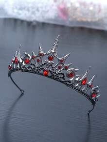 1 Stück gotische Krone mit dunklem, mysteriösem Ton, verziert mit roten Kristallen, mit aufwendigem Spitzendesign, ideal für Gothic-Themen-Partys und Fantasy-Feiern