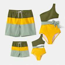 Family Matching Colorblock One Shoulder One-Piece Swimsuit And Swim Trunks - Nhiều màu - Xem 1