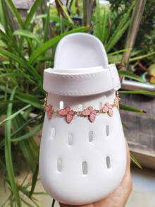 1 Stück Rosa Schmetterling Kette DIY Schuh Dekorations Set, geeignet für Clogs, Strandschuhe, Sandalen