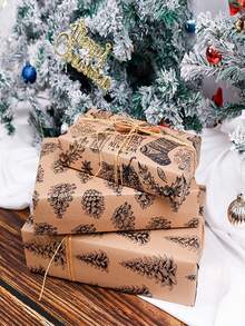1 Rotolo Extra Lungo di Carta da Regalo Natalizia Jumbo - Disegno Rustico di Alberi di Pino Beige e Marrone con Fiocco Dorato e Accenti di Bacche Rosse, Carta Spessa e Resistente agli Strappi, Adatta per Regali Grandi, Alberi, Cartoline - Confezione Natalizia Minimalista ed Elegante, Rotolo Lungo per Incartare in Quantità, Decorazione per Biglietti di Auguri Stagionali, Caratterizzata da Rami di Pino e Pigne, Ideale per Confezioni in Stile Rustico, Materiale di Alta Qualità, Adatto per Appassionati di Bricolage