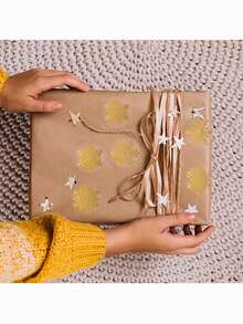 100pcs/500pcs Transparent Christmas Snowflake Sealing Stickers - Non-Stick Decorative, Gold Snowflake Suitable For Gift Packaging, Holiday Party Decoration, Festive Decoration, DIY Decoration - Multicolor - View 7