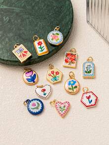 1 Piece Of Fashionable Graffiti Flower Style Blue Flower Rose Tulip Small White Flower Cute Pendant, Electroplated With 18K Gold, Showcasing Charm, Suitable For DIY Creative Necklaces, Bracelets, Earrings, Bag Chains, Keychains, Waterproof And Sweat Proof, Suitable For Daily Leisure Use, Most Suitable For Wives, Mothers And Girlfriends To Wear, Suitable For Couples To Freely Match.