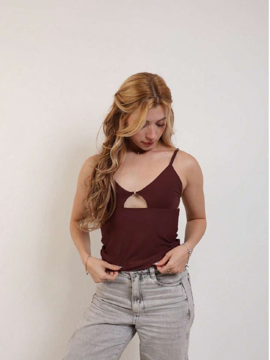 Cropped Tank Top With Plunging Neckline In Polyamide – Thin Straps And Cut-Out Detail | Sexy And Comfortable - 鏽棕色 - 查看 1