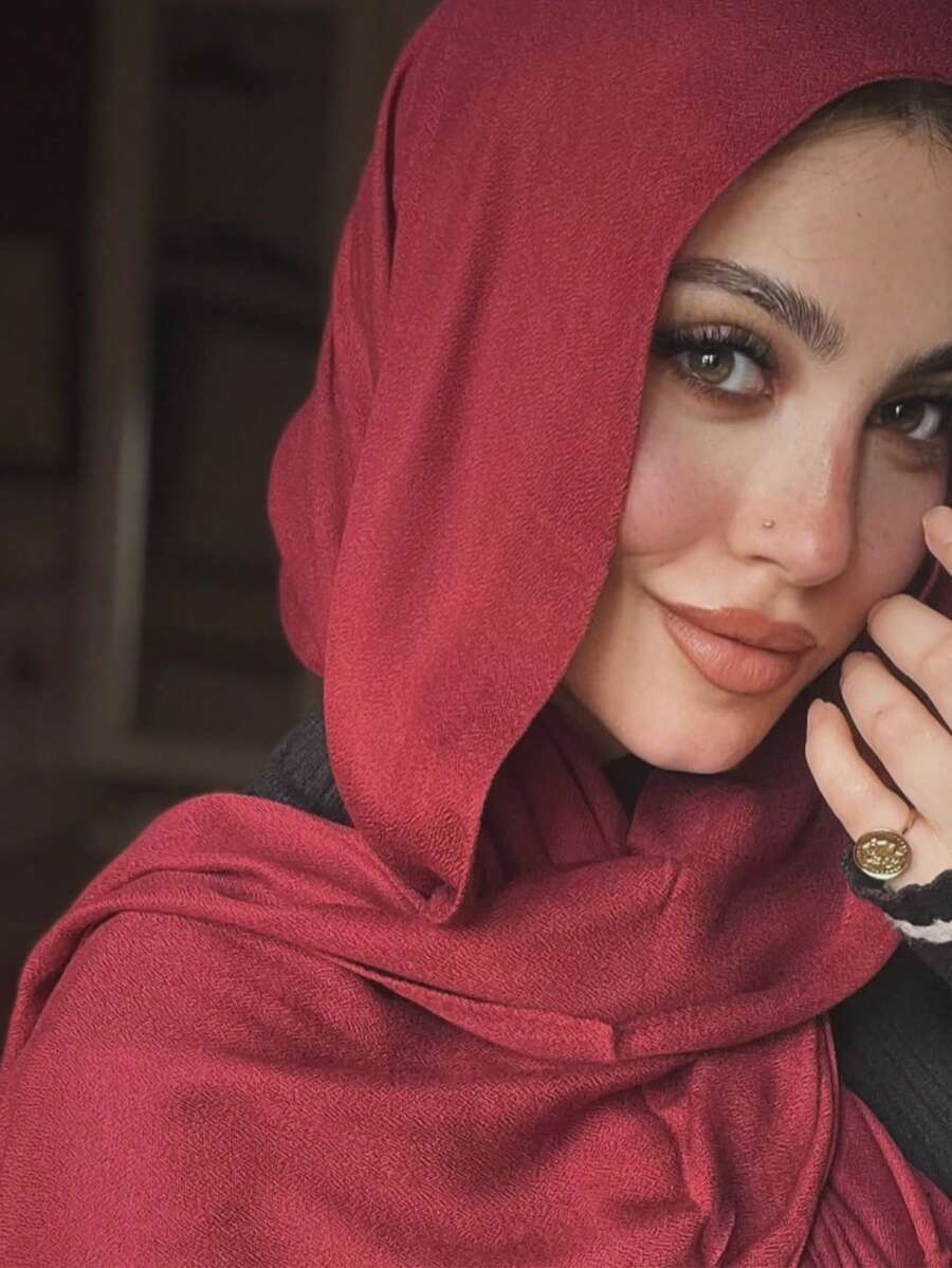 1pc Minimalist Solid Color Headscarf, Soft & Comfortable Middle Eastern Muslim Women Hijab - Red - View 1