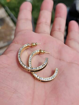 2pcs Enamel Double-Sided Fully Inlaid Exquisite Fashion Earrings, Classic Design Stud Earrings For Women, Suitable For Daily Wear And Gatherings