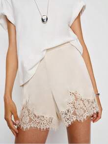 Women's Lace Trim Satin Shorts Summer Fashionable Solid Color Elastic Waist Shorts - 米色 - 查看 1
