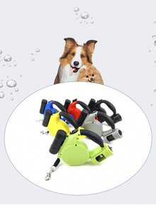 1 件便携式多功能伸缩狗自动牵引绳，中小型犬散步工具，不含电池，包含一卷便便袋，要开灯，您需要自行准备三节 AA 电池，宠物用品，宠物必备，宠物外出，宠物户外旅行，万圣节和圣诞节礼物