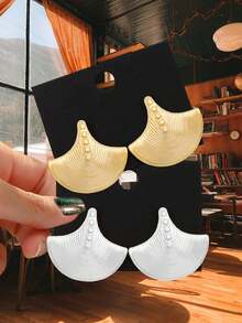 Betykuku 2 Pairs Fashionable Gold & Silver Leaf Stud Earrings Set, Gift For Women & Girls, Suitable For Daily, Party, Outing