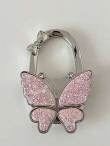 Móc treo đa năng có thể gập lại dùng để cất giữ đồ đạc trên cạnh bàn và là giá đỡ túi xách nhẹ, di động, giúp tiết kiệm không gian cho văn phòng tại nhà, phòng ký túc xá, nhà bếp và khi đi du lịch. Giúp giữ chặt ví, ba lô, bóp và các vật dụng nhỏ trên các bề mặt cạnh mà không cần keo dán. Thiết kế kẹp dễ dàng, cấu trúc nhẹ nhưng bền chắc, lý tưởng cho mùa xuân và lễ Phục sinh, quà tặng Ngày của Mẹ. - Nhiều màu - Xem 11