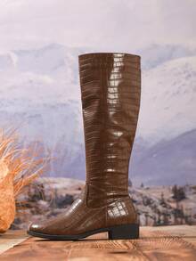 Damen Mode Braune Krokodilmuster Kniehohe Stiefel, Chunky Absatz Reitstiefel für Herbst/Winter, Neuankömmling mit Metall Schnallen Dekor, Seitlicher Reißverschluss, vielseitige hohe Schaftstiefel, Lässig Urlaubs Western Stil Runde Zehenkappe Gerade Schaft Stiefel, Feiertag Lange Schaft Stiefel, Bequeme Winterstiefel, Damen Cowboystiefel - Braun - Übersicht 6