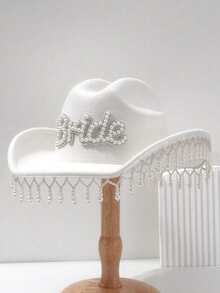 1 件女式纯白色新娘牛仔帽，珍珠流苏和“BRIDE”字母装饰，2026 年婚礼配饰，优雅造型，KJ 风格新娘帽，适合派对、西部活动、聚会、单身派对、角色扮演、化妆派对、节日、婚礼、单身派对或音乐节。牛仔帽、女牛仔帽、万圣节 - 白色 - 查看 4