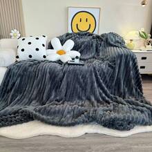 XBH Multiple Size Options Extra-Large Blanket 108in*90in*90in Thick Blanket Soft And Comfortable Warm 3D Rabbit Hair Double-Sided Blanket Warm Velvet Blanket Nap Blanket Air Conditioning Blanket Office Outdoor Camping Gift Blanket Bedroom Guest Room Living Room Student Dormitory Car Sofa Travel, Versatile Blanket For All Seasons, Full Coverage Of Christmas Gifts - 深灰的 - 查看 2