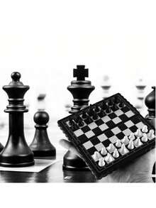 1pc Portable Foldable Mini Magnetic International Chess Set, Travel Size - Black and White - View 4