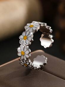 The Cross-Border Best-Selling Small Daisy Opening Adjustable Ring Is Suitable For Women To Wear