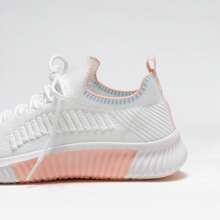 2025 Nuevos zapatos deportivos para mujer, superficie de malla transpirable y ligera para correr en carretera, tenis atléticos cómodos de color beige