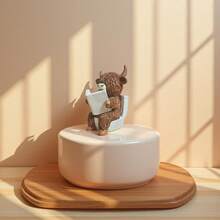 Decoración navideña, adorno de vaca de las tierras altas lindo, diseño de lectura en el inodoro y bañera, decoración popular para el hogar en temporada festiva - Marrón - Ver 9