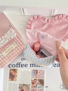 Stilvolle und einfache, kleine, frische rosa karierte und blaue karierte Blumen Aufbewahrungstasche, hochwertige und tragbare Binde-Tasche für Studentinnen zum Ausgehen.