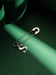 1pc Fashionable Personalized Exaggerated Stainless Steel 26 English Letters A-Z Pendant Earrings, Paired With Stainless Steel Safety Pin Earrings, Suitable For Men And Women For Daily Wear And Parties