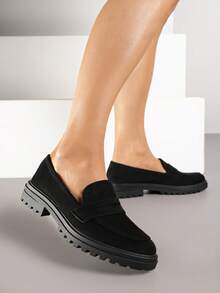 Mocasines clásicos hechos de ante sintético con costuras decorativas - Negro - Ver 2